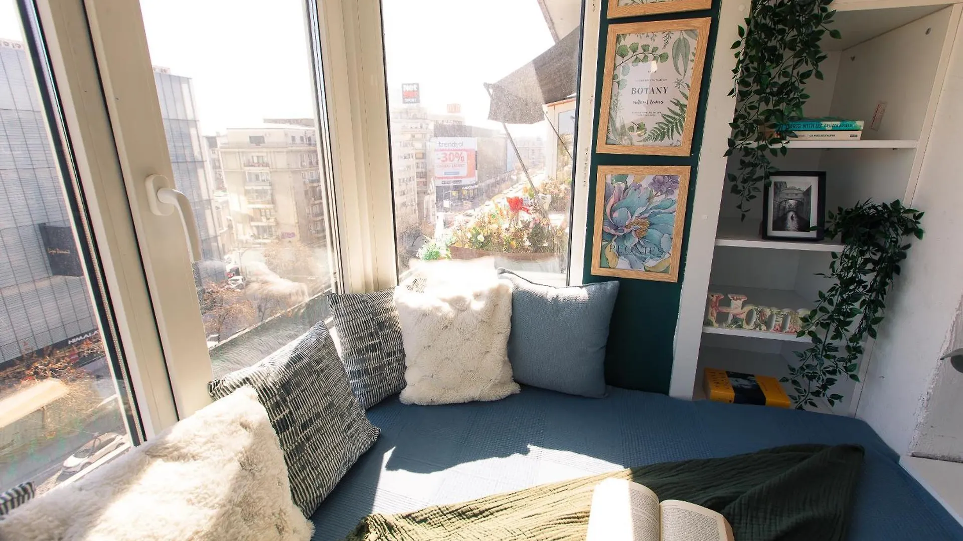 Old Town Apartment With Amazing View From The Balcony Bucharest