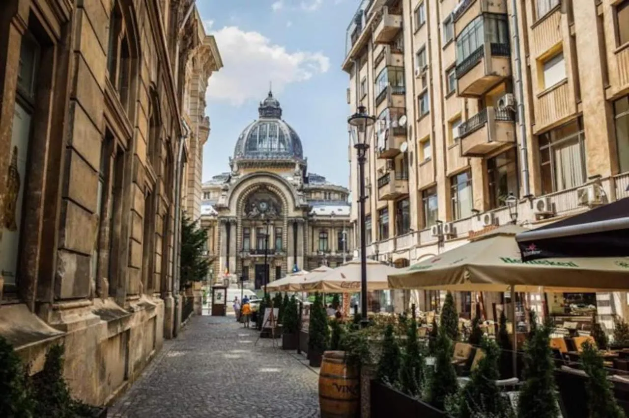 Old Town Apartment With Amazing View From The Balcony Bucarest Romania